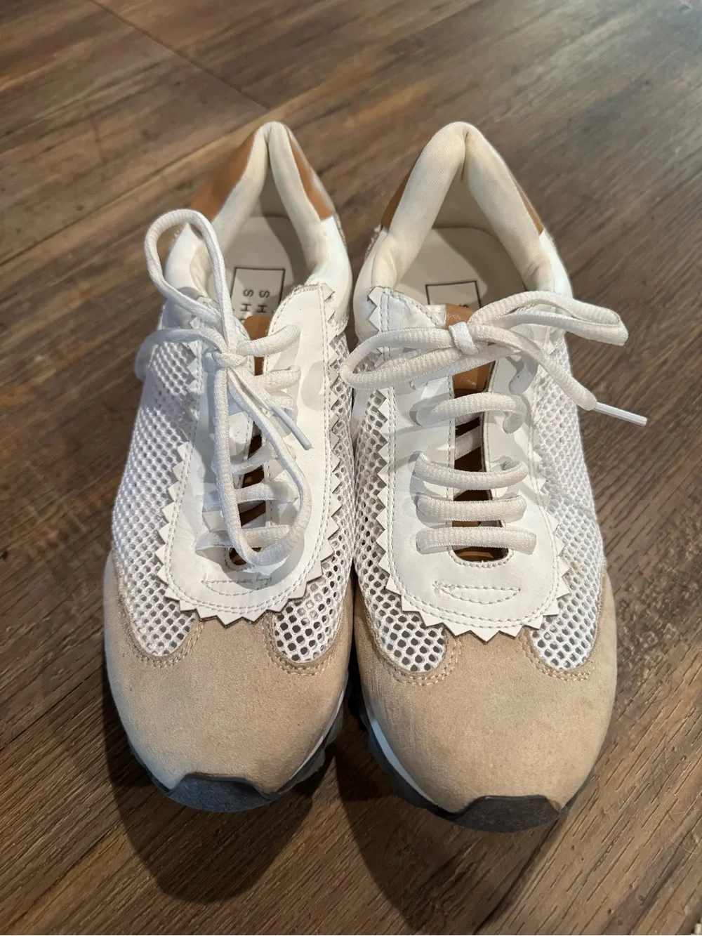 Shu Shop Mesh Low Too Athletic Sneaker Neutral Sz 7 EUC